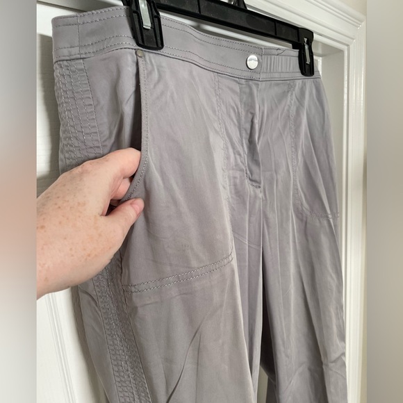 Chico’s Zenergy straight leg convertible crops capris size 2 or US 12 stone grey - Picture 4 of 8